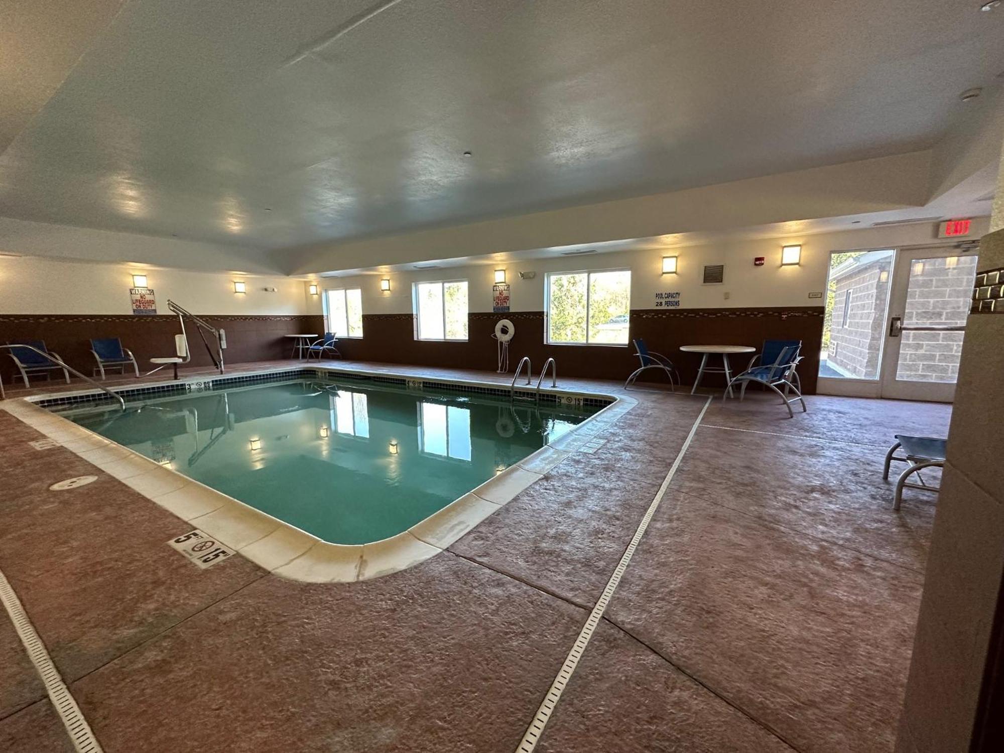 Holiday Inn Express Belle Vernon Εξωτερικό φωτογραφία